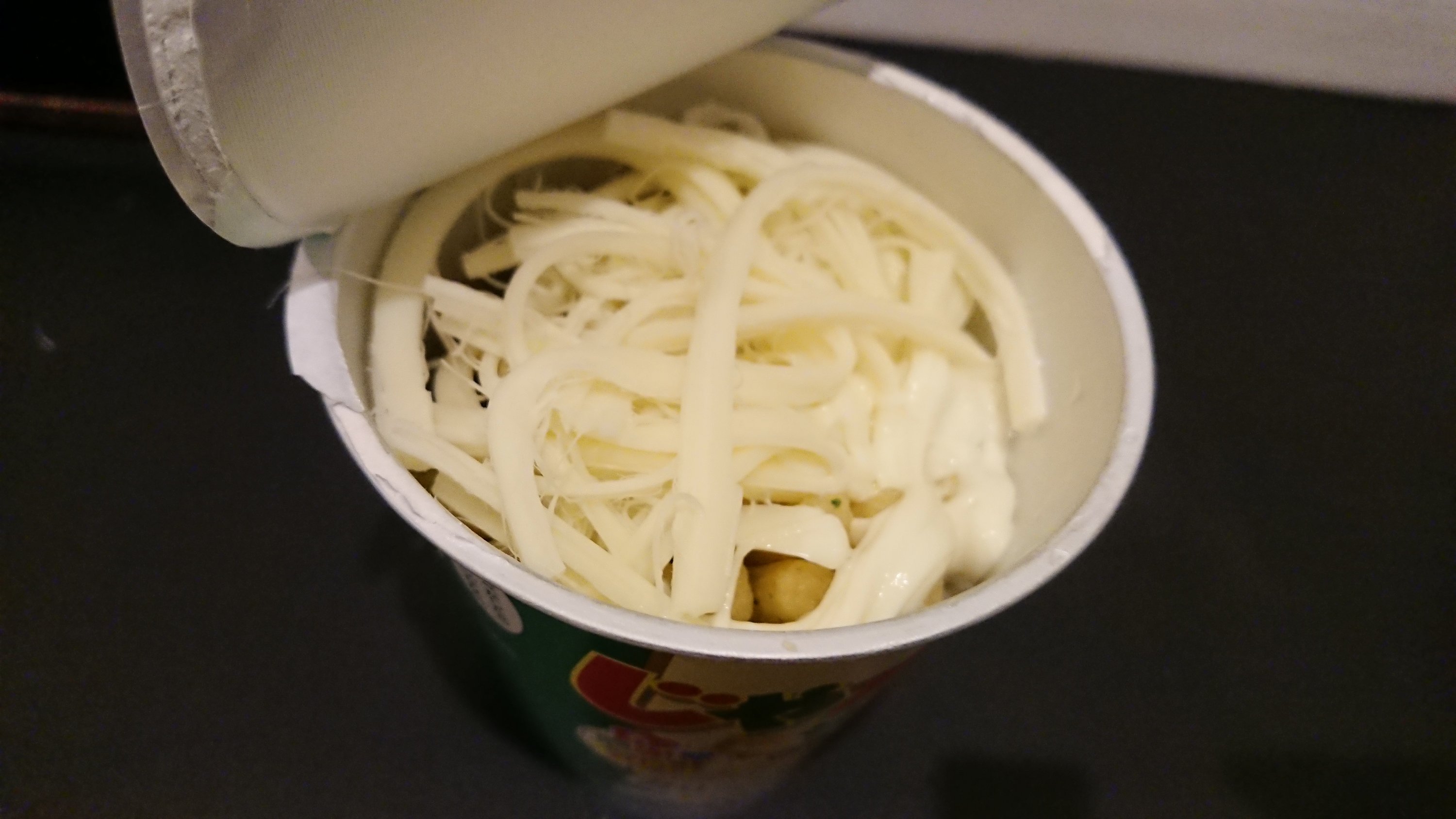 じゃがりことチーズ